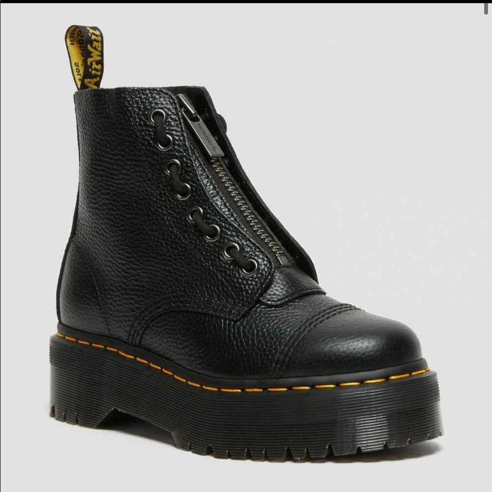 Dr. Martens Sinclair Boots